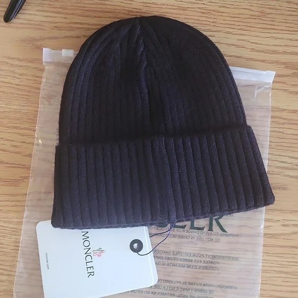 Moncler Black Ribbed Beanie - Picture 3 of 4